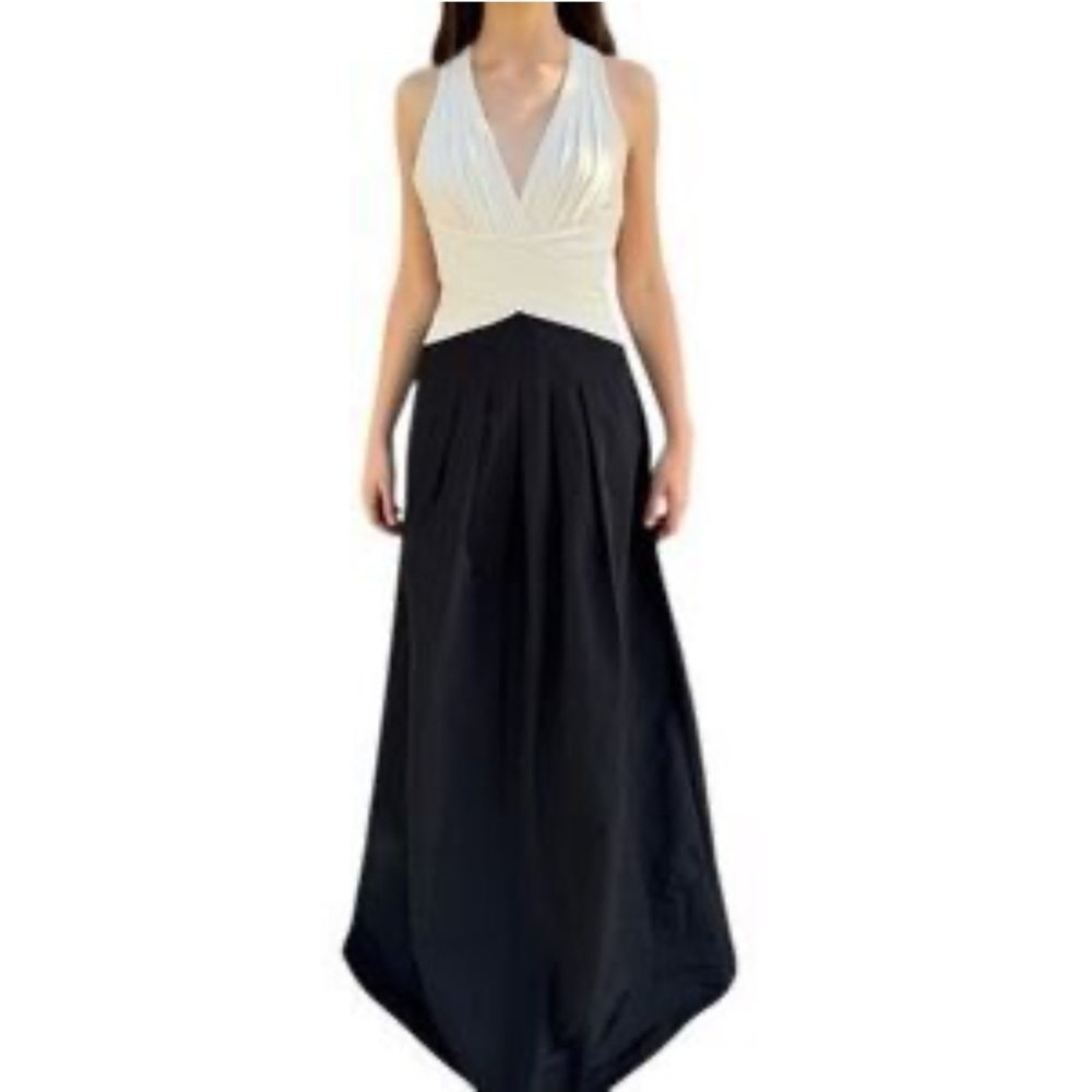 NWT BCBGMaxAzria Gardenia Halter Neck Gown Pleated Cream Crepe & Black Taffeta